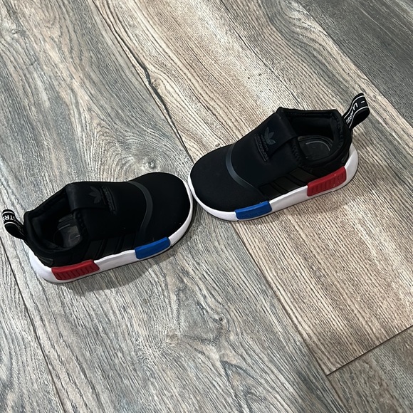 Toddler Adidas NMD 360 size 5c - Picture 4 of 4